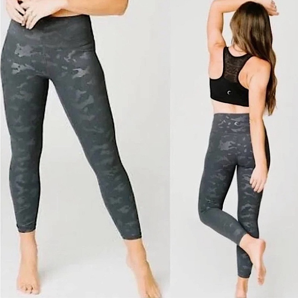 Zyia Active Luxe Hi Rise Leggings 7/8 Battlefield Camo size 6 women’s gray black